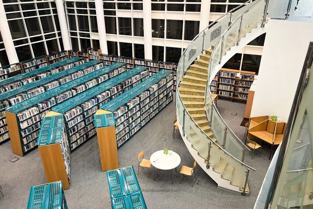 dubai public library - library in Dubai - mankhool library - best book store in dubai